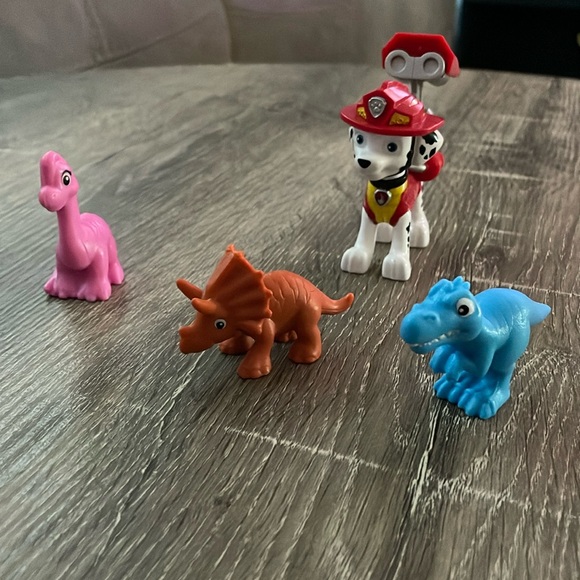 Paw Patrol Marshall Dino rescue toy with 3 dinosaurs - Picture 1 of 6